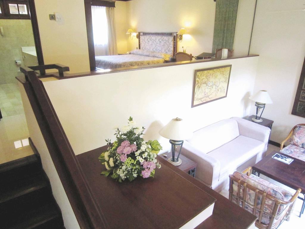 Equator Hotel Surabaya Room photo